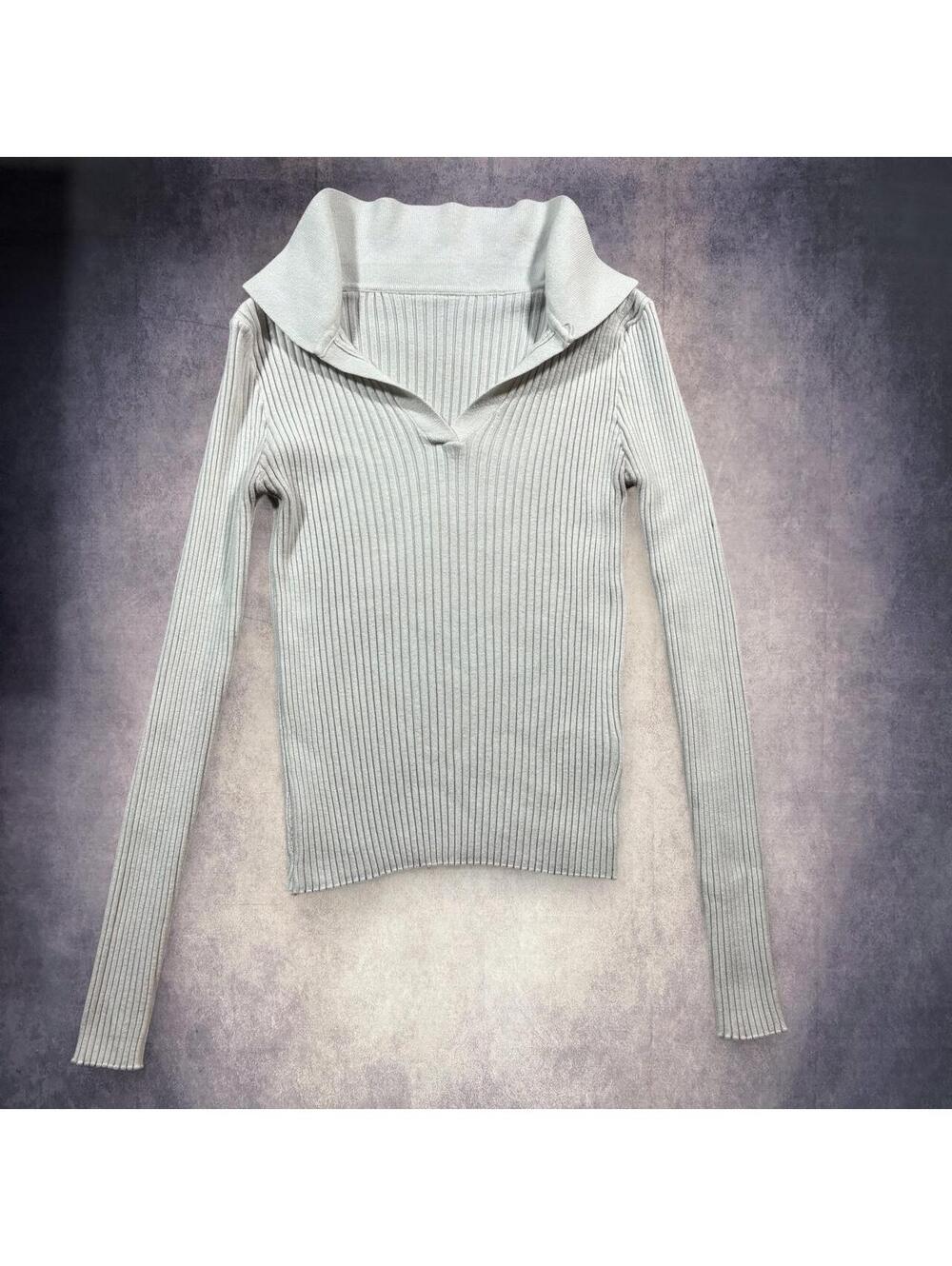 Dazy light white ribbed knit long sleeve top with collar